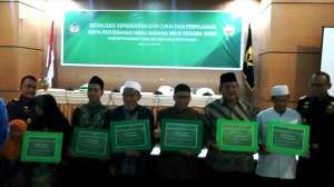 BC Batam Sosialisasi dan Serahkan Hibah