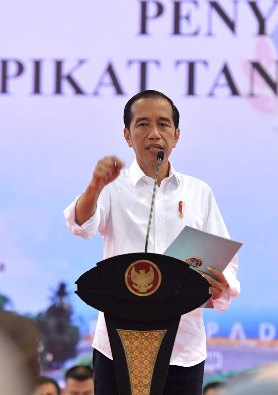 Presiden Jokowi Salurkan Bantuan PKH di Pangkalpinang