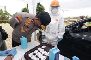 RS. BHAYANGKARA BUKA PELAYANAN DRIVE THRU SCREENING RAPID TEST