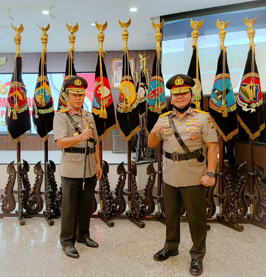 PELANTIKAN IRJEN POL Dr. ARIS BUDIMAN, M.Si SEBAGAI KAPOLDA KEPRI OLEH KAPOLRI