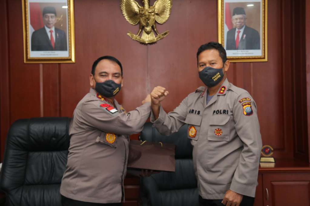 PATAKA POLDA KEPRI SELIGI SAKTI MARWAH NEGERI DISERAHKAN KEPADA IRJEN POL Dr. ARIS BUDIMAN, M.Si