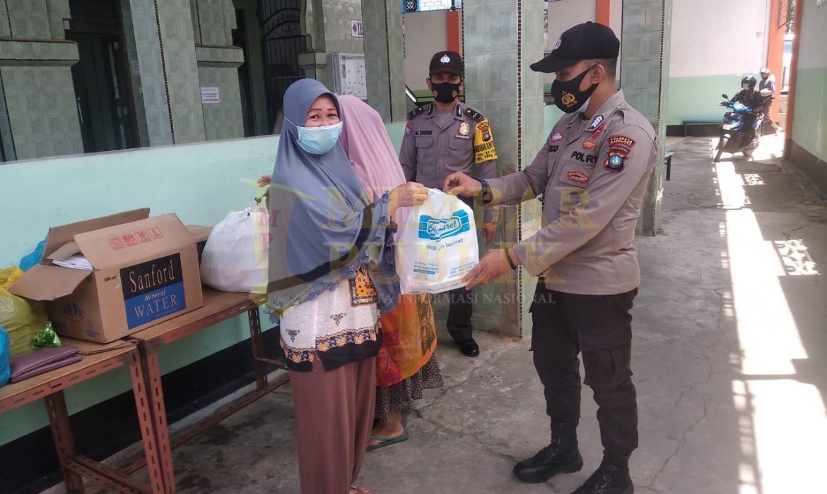 Polsek Batu Ampar Kembali Bagikan Nasi Kotak dalam Progam Jum’at Berkah