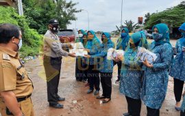 Polisi Hadiri Gerakan Pembagian Sejuta Masker Satgas Covid-19 Galang Jelang Pilkada Sehat 2020