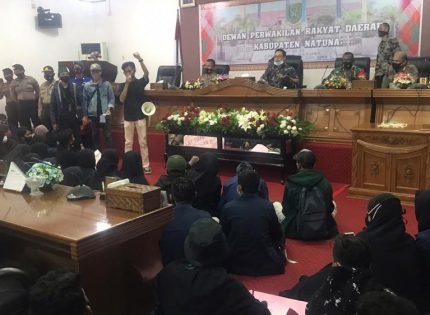 Polres Natuna Apresiasi Aksi Damai Aliansi Mahasiswa Tolak Omnibus Law RUU Cipta Kerja