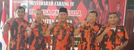 Ketua MPC PP Fadillah (Tengah) bersama jajaran agendakan upacara, ziarah dan tabur bunga di Taman Makam Pahlawan Ranai peringati HUT PP Ke-61