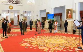 Presiden Jokowi Lantik 12 Dubes RI Luar Biasa di Istana Negara
