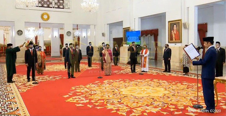 Presiden Jokowi Lantik 12 Dubes RI Luar Biasa di Istana Negara