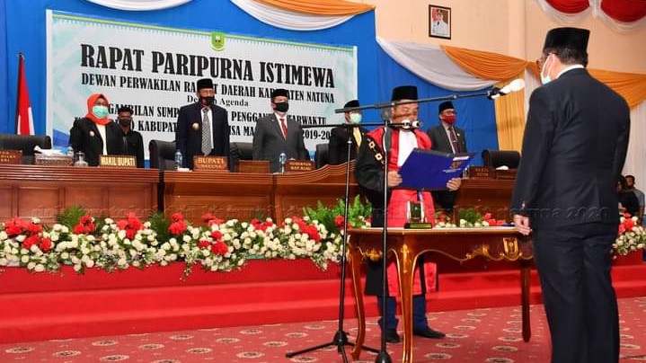 Bupati Natuna Hadiri Pelantikan PAW Ketua DPRD Kabupaten Natuna