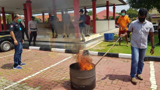Ditresnarkoba Polda Kepri Musnahkan 163 Gram Narkotika Jenis Daun Ganja Kering