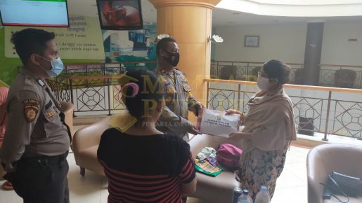 Polisi Korban Kecelakaan yang Dirawat di RS Awal Bross, Dapat Tali Asih dari Komandan