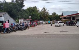 Gas Melon Langka, Terjadi Antrian Panjang Warga Tanjung Uban untuk Dapatkan Gas LPG