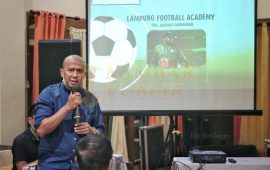 Majukan Sepak Bola Lampung, Rahmad Darmawan Siap Membangun Sekolah Sepak Bola di Sai Bumi Ruwa Jurai