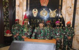 Panglima TNI Dikawal Pangkostrad, Danjen Kopassus, Dankormar, Dan Koopsus dan Korpaskhas Serukan Persatuan dan Kesatuan