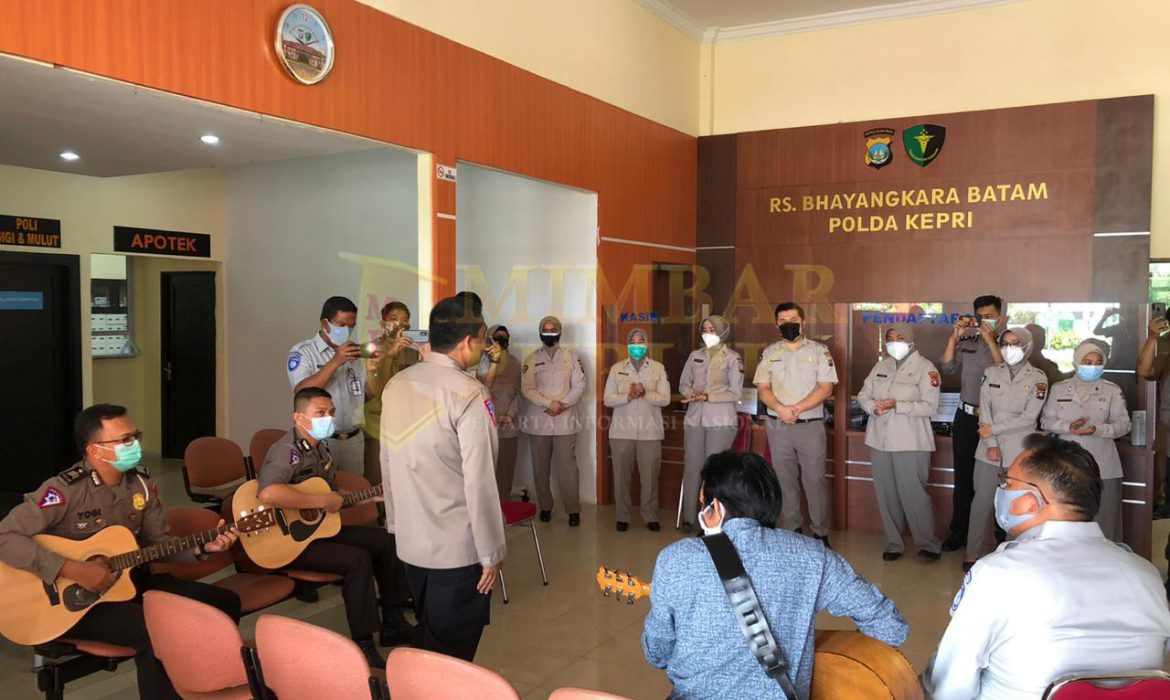 Peringati Hari Pahlawan, Ditlantas Polda Kepri Gelar Baksos ke RS Bhayangkara