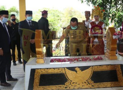 Pjs. Bupati Lampung Selatan, Hadiri Haul Pahlawan Nasional Radin Inten II ke-164