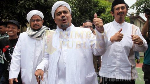 Pesawat Imam Besar FPI Tiba di Indonesia