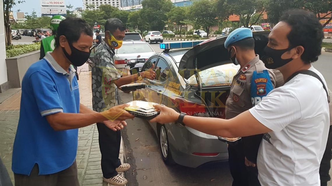 Masih Dalam Situasi Covid-19 Polresta Barelang Berbagi ke Masyarakat