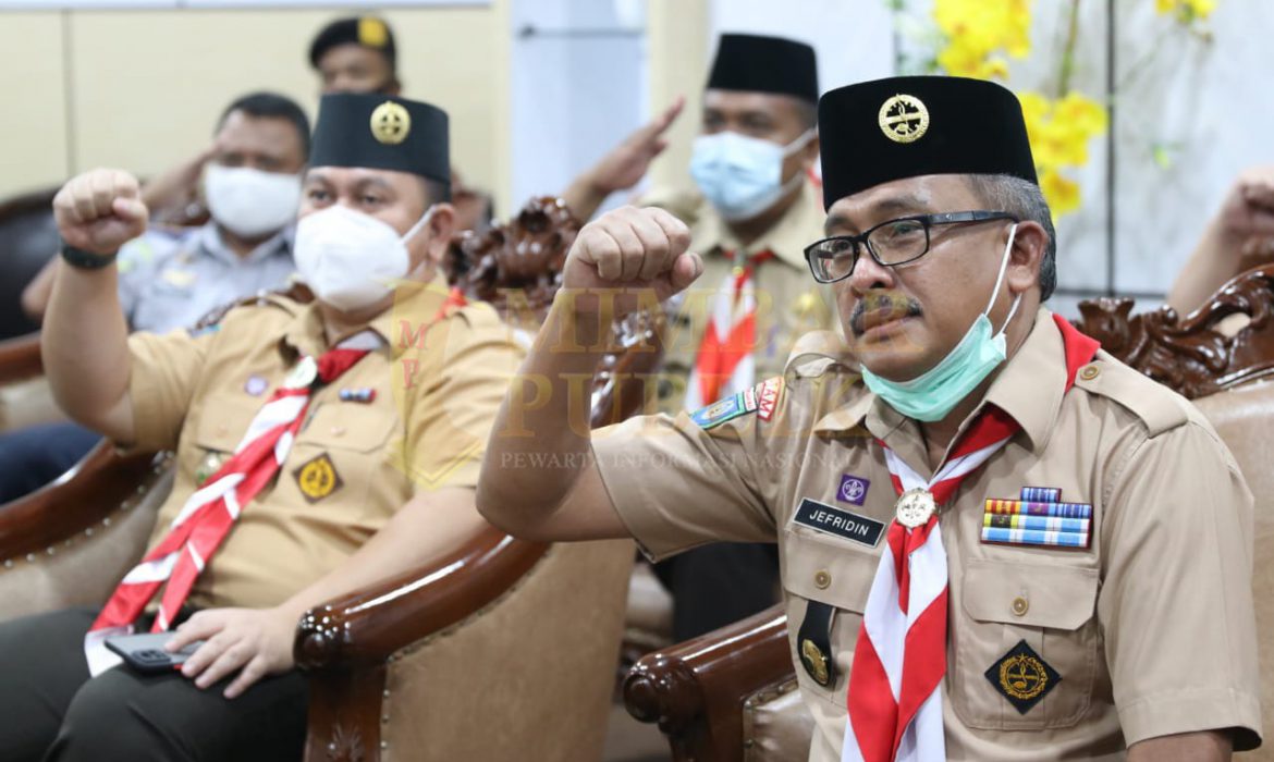 Jefridin Bersama Pramuka Dukung Gerakan Tanam Satu Milliar Kelapa