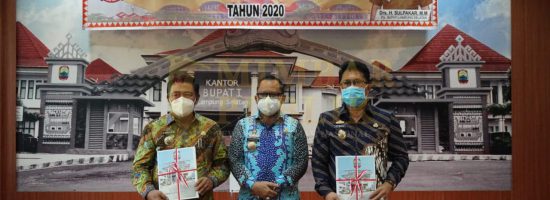 Pjs. Bupati Lampung Selatan Serahkan Nota Pelaksanaan Kerja