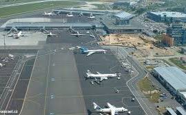 Akibat Cuaca Buruk Penerbangan di Bandara Tanjungpinang Tertunda