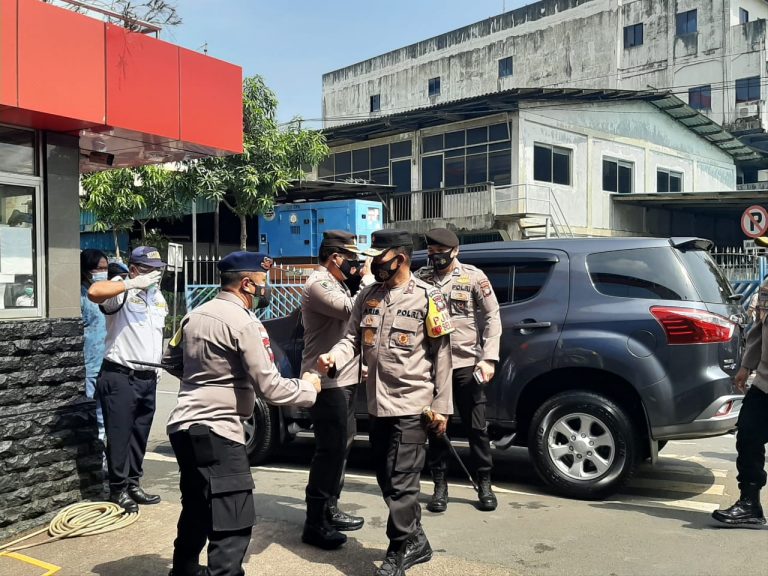 Kapolresta Barelang Dampingi Kapolda Kepri Cek Pelaksanaan Prokes di Kawasan Objek Vital