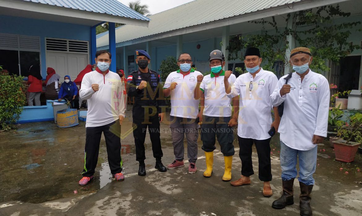 MCMI Provinsi dan PC Kabupaten Bintan Beserta Brimob Gotong Royong Bersihkan SD Negeri 005