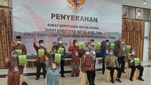 Sumbar Terima SK Perhutanan Sosial dari Presiden