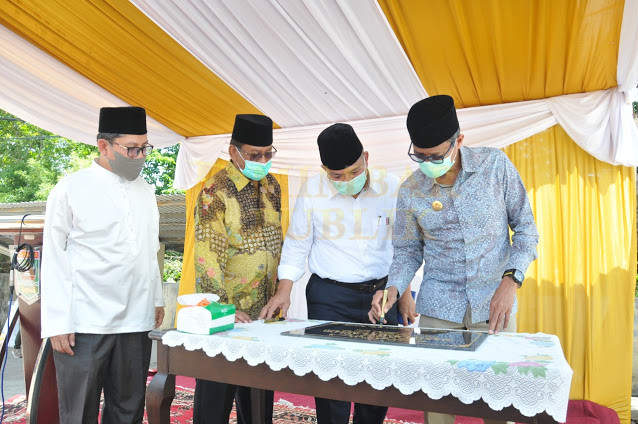 Gubernur Sumbar Langsung Jadi Khotib Perdana Masjid Baitul Auliya
