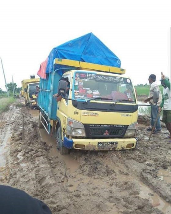 Berharap Masyarakat Sabar, Semua Jalan akan Diperbaiki Dinas PUPR Mesuji