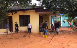 Rumah Kepala PLN Tanjung Uban Dibanjiri Lumpur Pasca Banjir