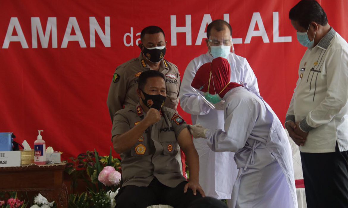 Kapolda Irjen Pol Aris Budiman Ikuti Pencanangan Vaksinasi Covid-19 di Kepulauan Riau