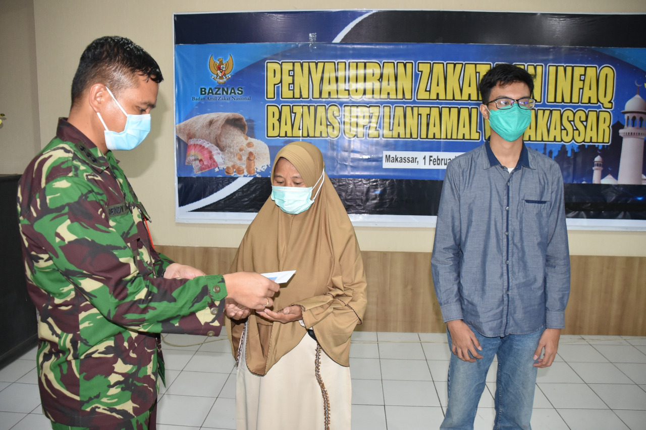 Penyaluran zakat dan infaq Baznas UPZ Lantamal IV Makassar