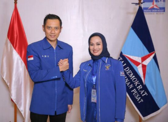 Ketua DPC Partai Demokrat Kota Surabaya, Lucy kurniasari bersama Ketum DPP Partai Demokrat, AHY | Foto : Istimewa