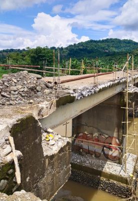 Jembatan pucak yang menghubungi 6 desa di Kecamatan Tompobulu, Kabupaten Maros, Sulawesi Selatan