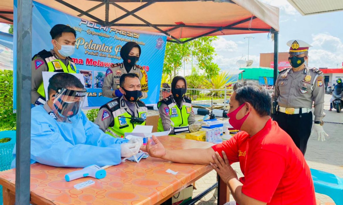 Laksanakan Giat Polantas Peduli dan Berbagi di Rest Area SPBU Ballu-Ballu, Ini Kata Kasat Lantas Polres Maros