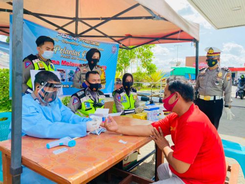 Laksanakan Giat Polantas Peduli dan Berbagi di Rest Area SPBU Ballu-Ballu, Ini Kata Kasat Lantas Polres Maros