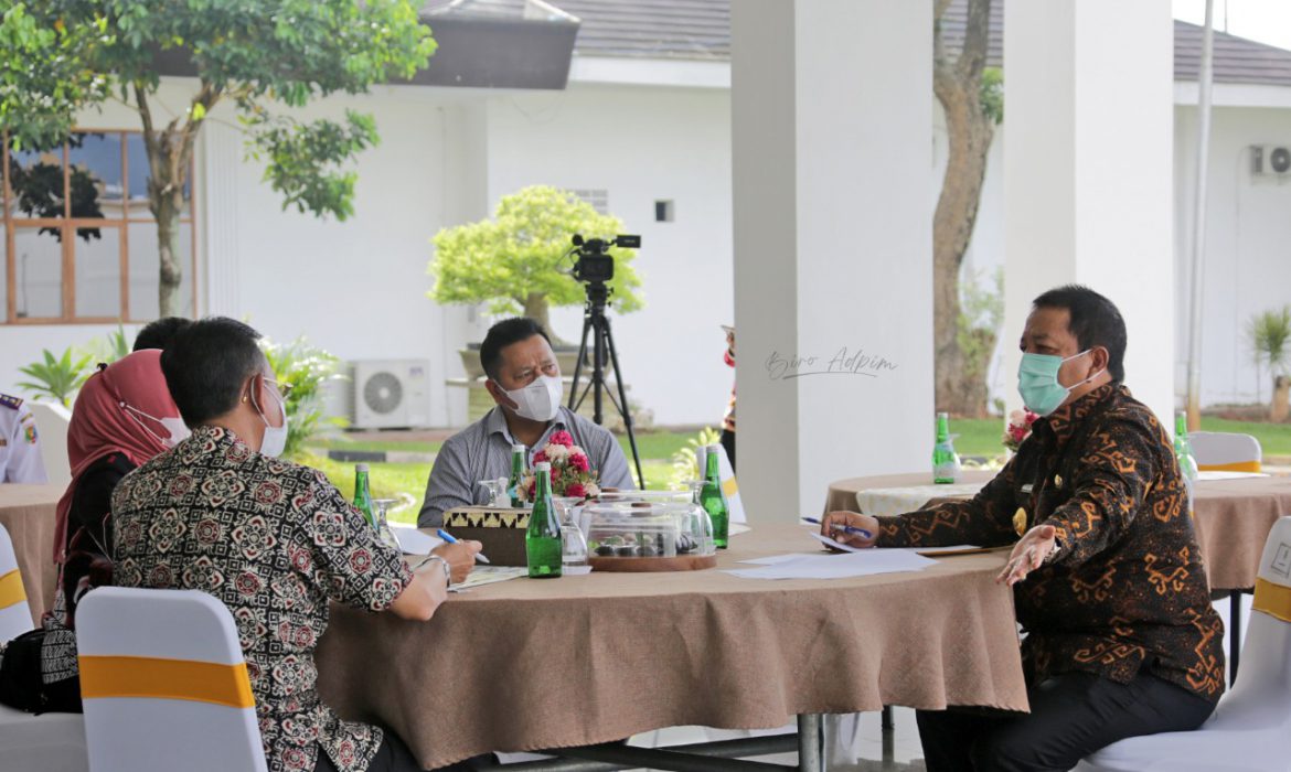 Gubernur Arinal Pimpin Rapat Pengembangan Smart Village dan BUMDes, Segera Lakukan Inovasi Kemudahan Pembayaran Pajak di Pedesaan