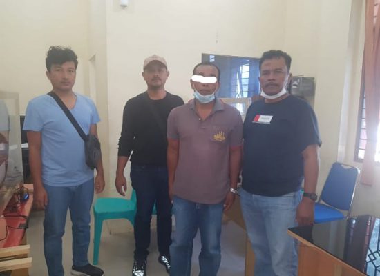 Pelaku Pencabulan Saat diamankan di Mapolres Karo