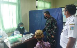 Vaksinasi Tahap Kedua Lansia di Kepulauan Seribu