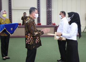 Penyerahan SK Pegawai PPPK Pemprov Lampung