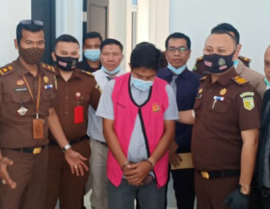Mantan Pejabat PD Tuah Sekata Ditahan Kejari Pelalawan, Ancaman Diatas 5 Tahun