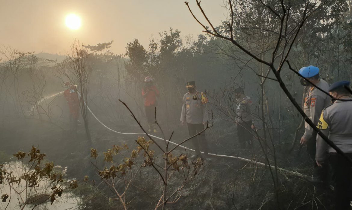 Pemadaman Kebakaran Hutan dan Lahan di Pulau Galang Dipimpin Kapolda Kepri
