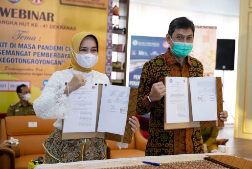 Webinar dalam Rangka HUT Ke-41 Dekranas, Ibu Riana Dorong UMKM Ciptakan Produk Kerajinan Berdaya Saing dan Marketable di Pasaran