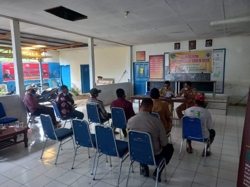 Kepala Desa Pattontongang Mediasi Warga Kasus Sengketa Tanah di Kantornya