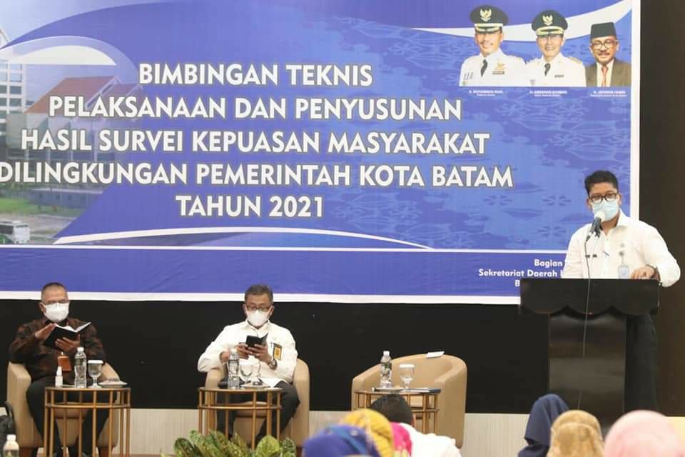 Sekdako Batam Resmi Buka Bimtek Pelaksanaan dan Penyusunan Survey Kepuasan Masyarakat