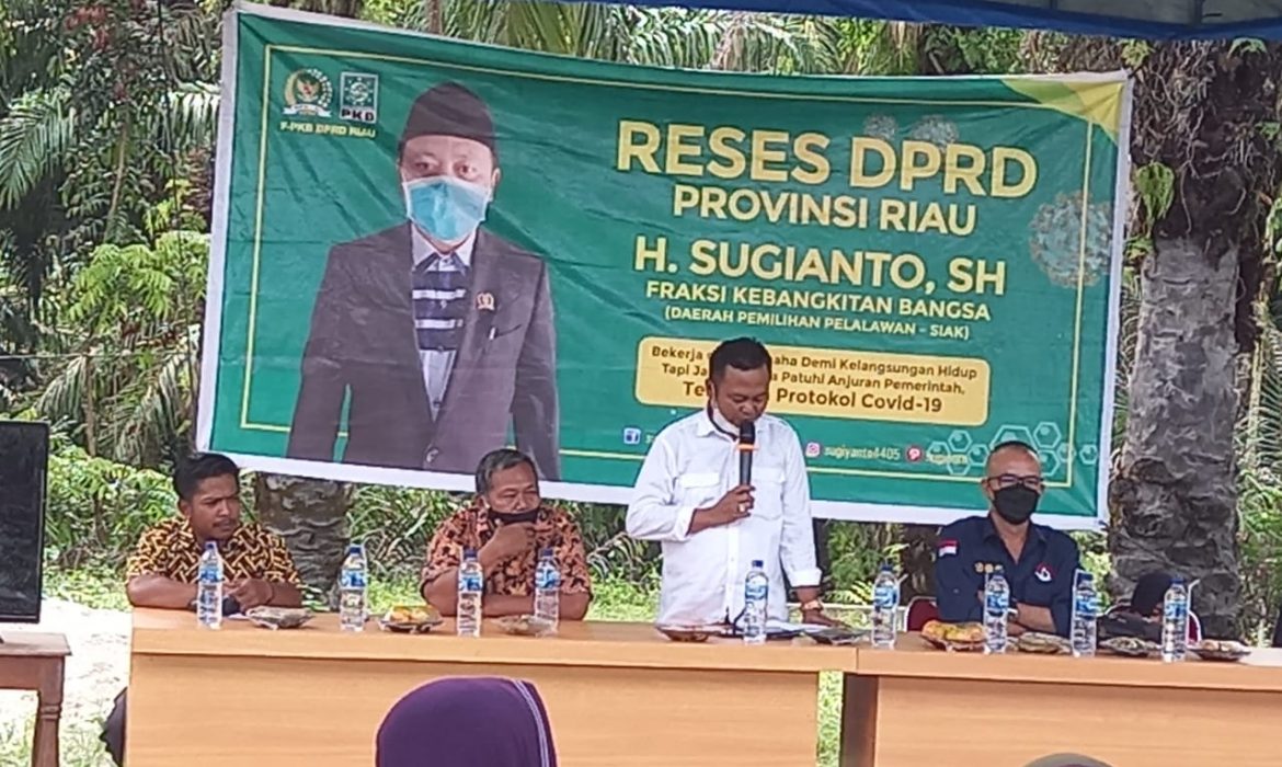 Sekretaris Komisi II DPRD Riau kali ini melakukan sosialisasi PSR di Kampung Banjar Seminai dan Kampung Sawit Permai, Kecamatan Dayun, Kabupaten Siak.