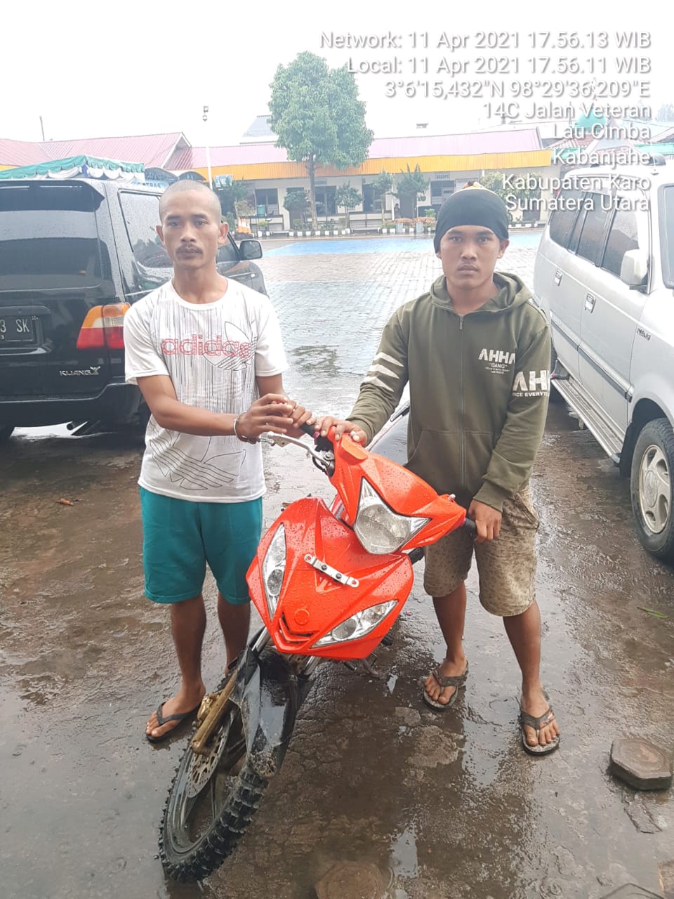 Tersangka dan Penadah Di Mapolres Tanah Karo Minggu (11/04/2021)