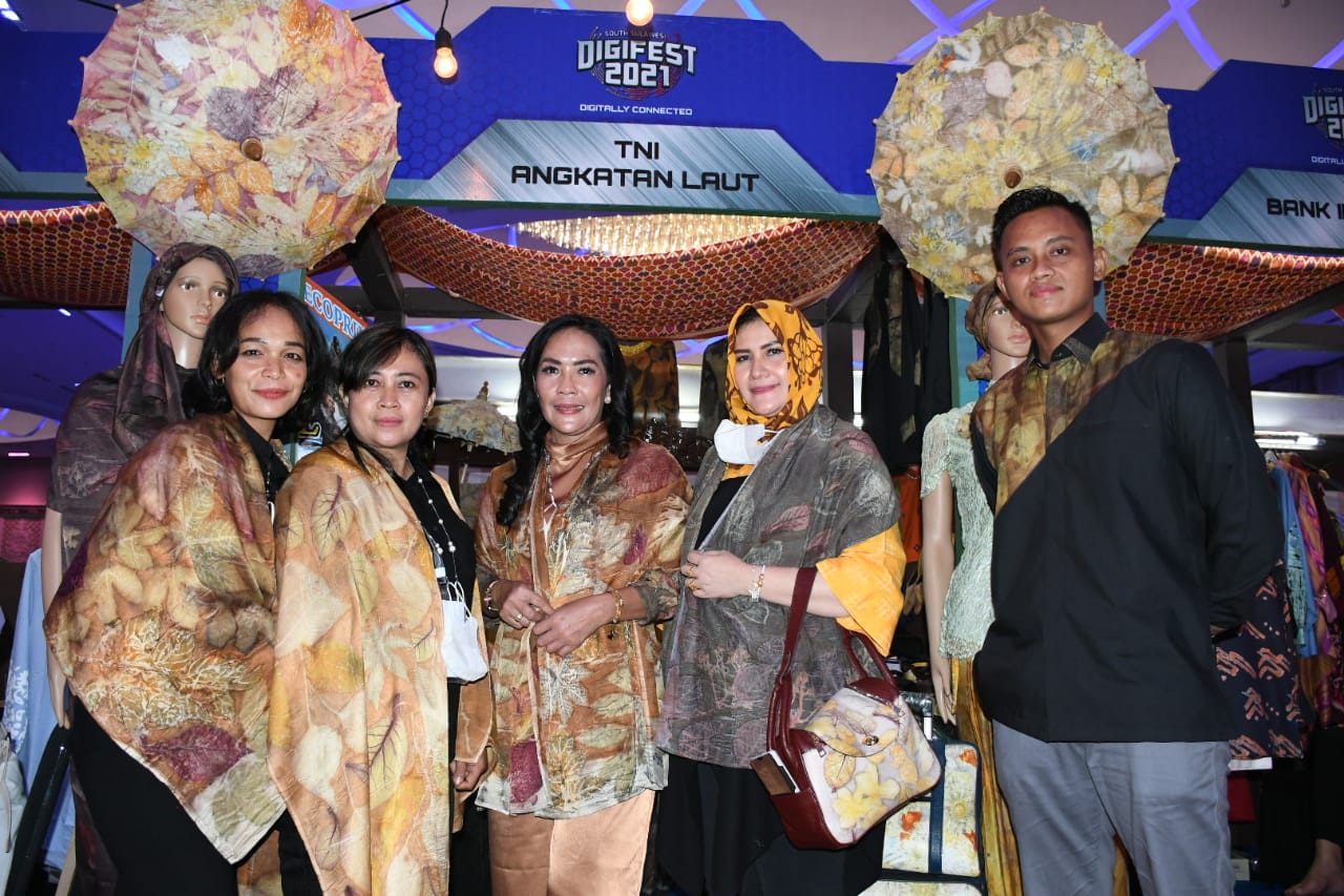 Stand TNI Angkatan Laut yang di wakili oleh Korcab VI Daerah Jalasenastri Armada II (DJA II) di Event Pameran South Sulawesi Digital Festival tahun 2021 di UpperHills Convention Hall Makassar.