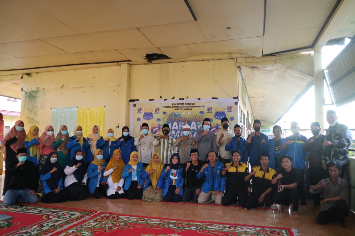 Pemateri dan Pengurus Cabang Pergerakan Mahasiswa Islam (PMII) Kabupaten Maros di Pondok Pesantren Assa'adah Kabupaten Maros