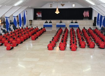 Lepas Calon Bintara dan Calon Tamtama di Gedung Sultan Hasanuddi Mako Lantamal Vl Makassar, Ini Arahan Danlantamal Vl